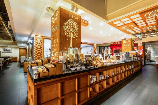 Desayuno a la carta (IDR 250000 por persona)