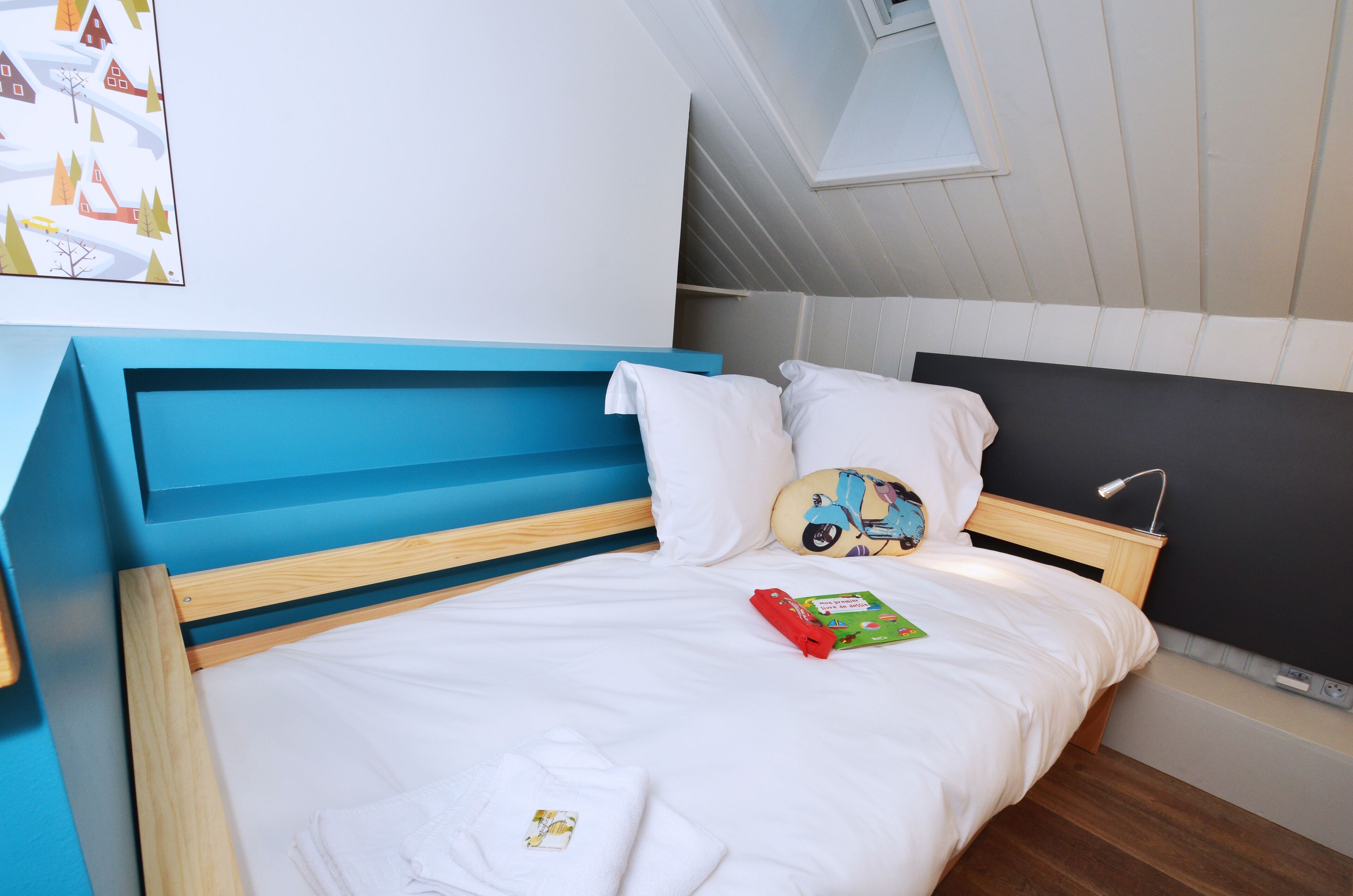 deluxe apartment, 4 bedrooms | 1 bedroom, blackout curtains, iron/ironing board, free cots/infant beds