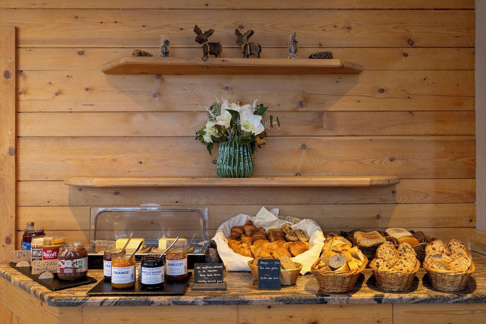 Hôtel de L'Arve by HappyCulture by null