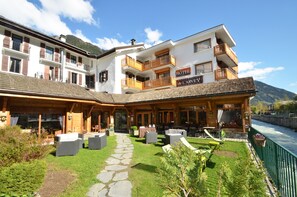Front of property -   Hôtel de l'Arve by HappyCulture  (Chamonix-Mont-Blanc)
