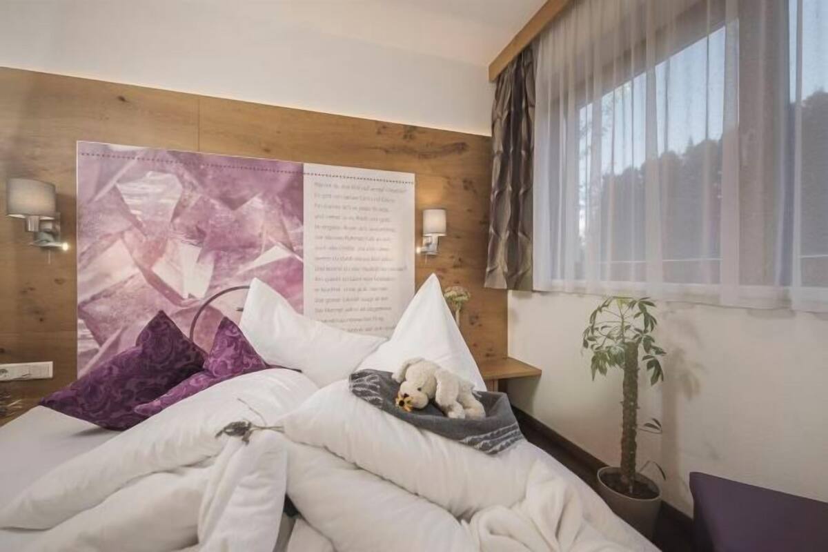 Premium bedding, Select Comfort beds, in-room safe, soundproofing