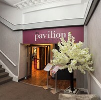 2 restaurants, lunch served