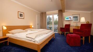 Standard-Doppelzimmer | Zimmersafe, Schreibtisch, kostenloses WLAN, Bettwäsche