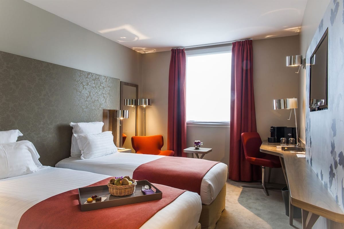 Minibar, két bảo mật tại phòng, bàn, phòng cách âm