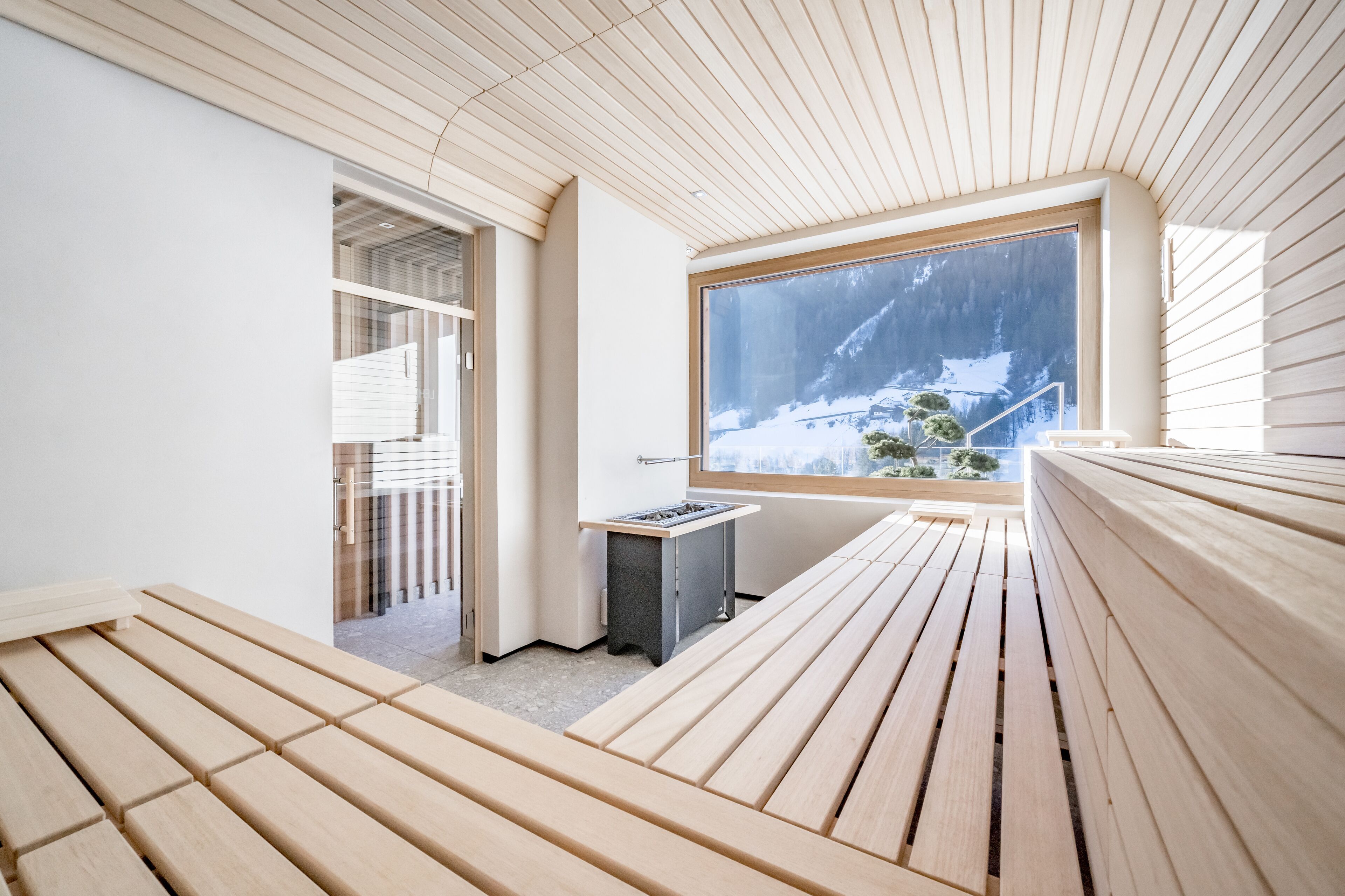 sauna, steam room, body treatments, hot stone massages, sports massages