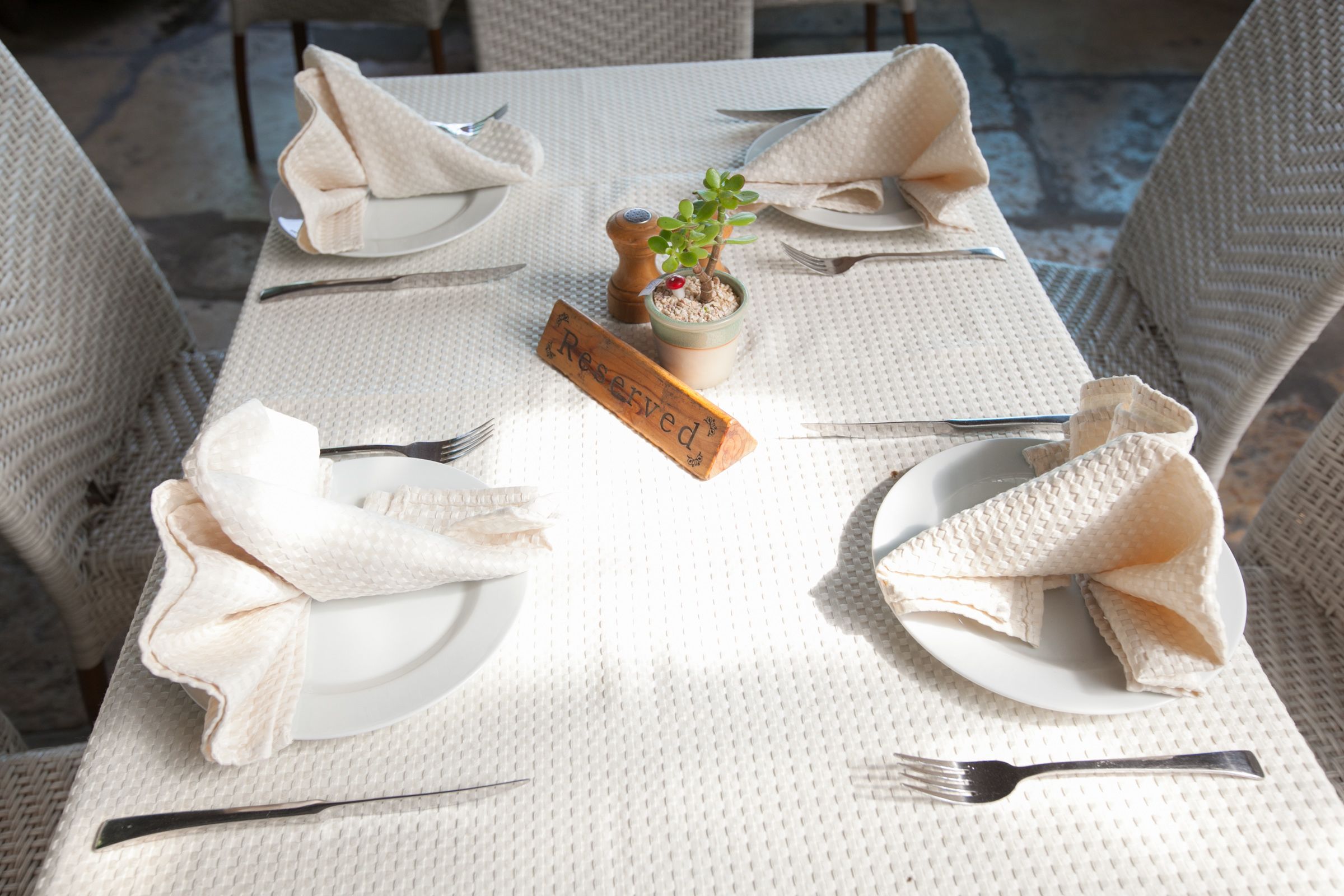 lunch, dinner, brunch served; middle eastern cuisine