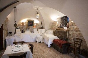 Petit déjeuner buffet (50 ILS par personne)