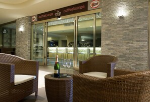 Bar (on property) - Main Palace Hotel (Roccalumera)