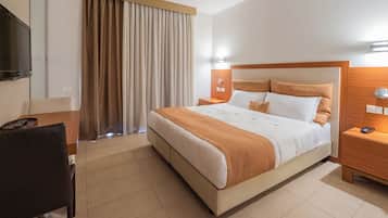 Standard Double or Twin Room | Premium bedding, down comforters, memory foam beds, minibar