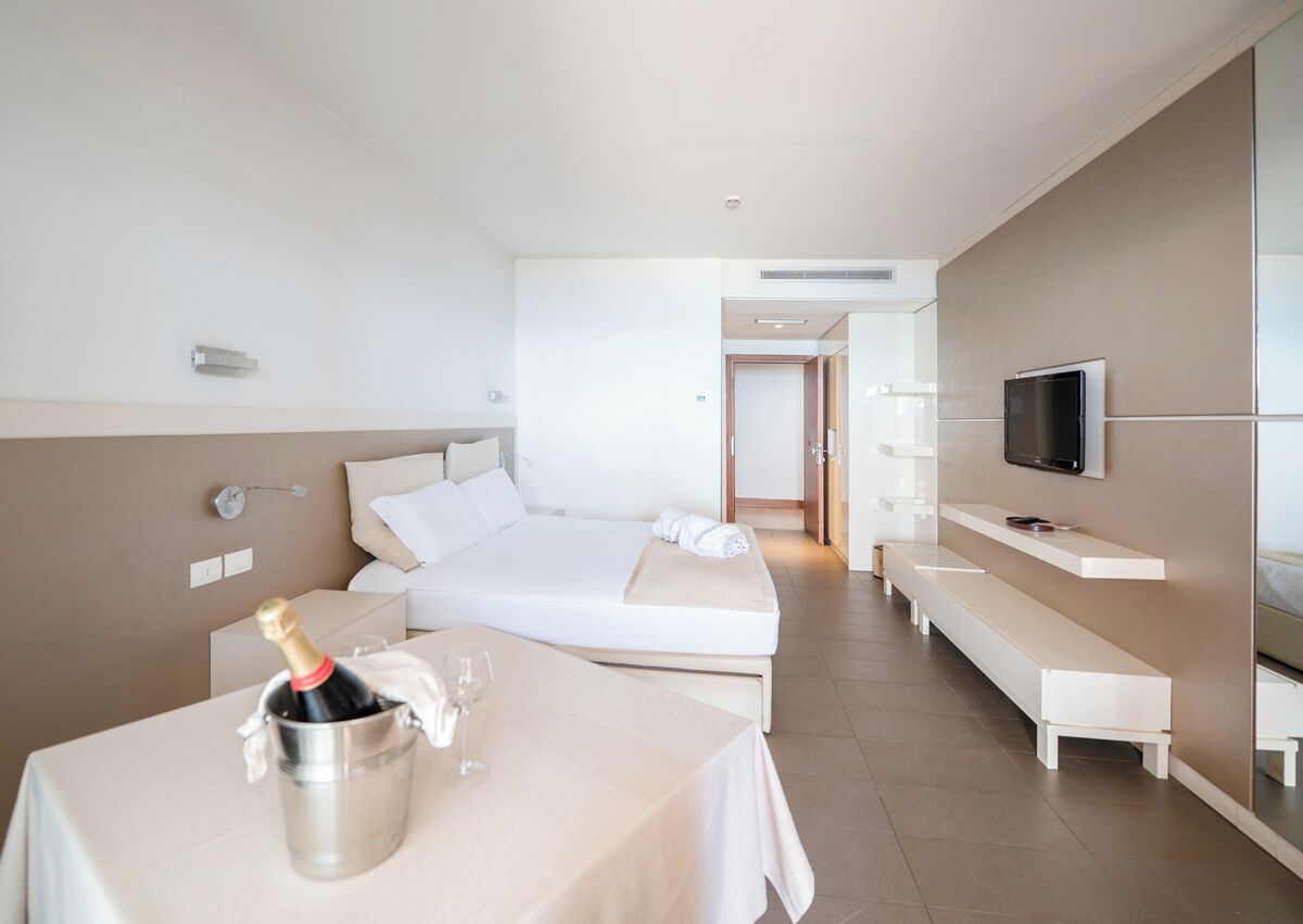 Superior Double or Twin Room | Premium bedding, down comforters, memory foam beds, minibar