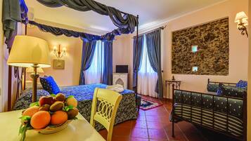 Suite Junior | Minibar, una cassaforte in camera, una scrivania