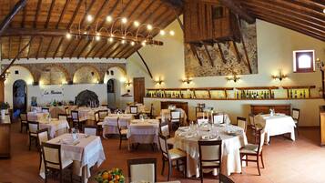 FrĂŒhstĂŒck, Mittagessen, italienische KĂŒche, Speisen im Freien