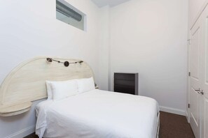 1 bedroom, desk, iron/ironing board, free cribs/infant beds