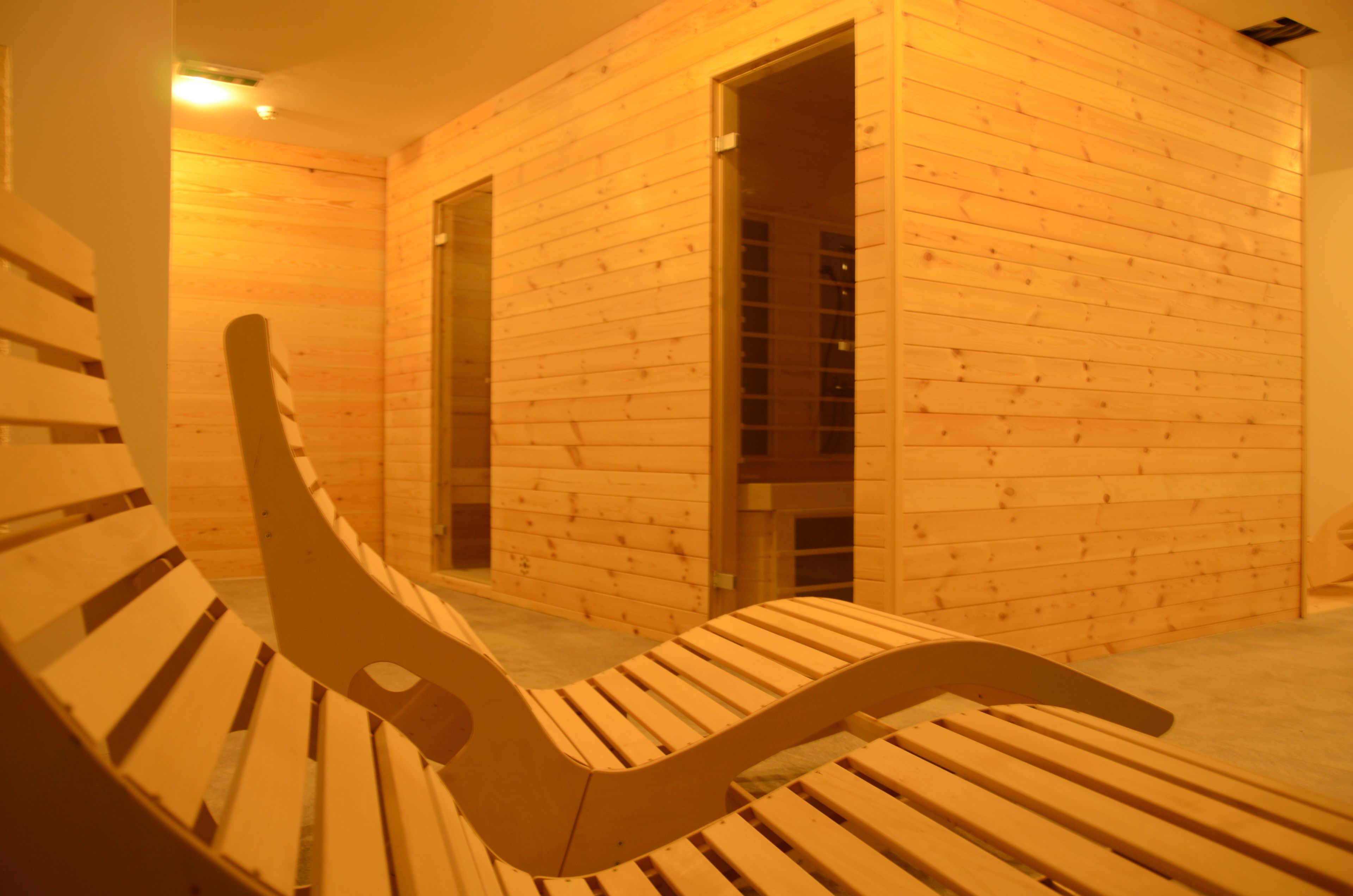 couples treatment room(s), manicures and pedicures