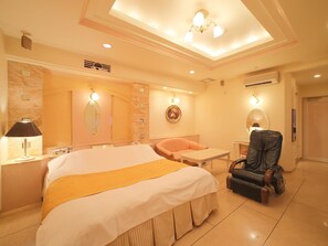 Premium bedding, minibar, individually decorated, individually furnished - Grand Fine Kyoto Minami (Kyoto)