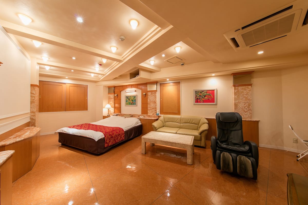 Premium bedding, minibar, individually decorated, individually furnished
