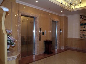 Lobby - Hotel Fine Garden Toyonaka Itami Airport (Toyonaka)