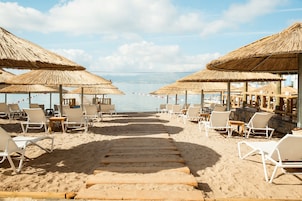 Playa privada en los alrededores, sillas reclinables de playa
