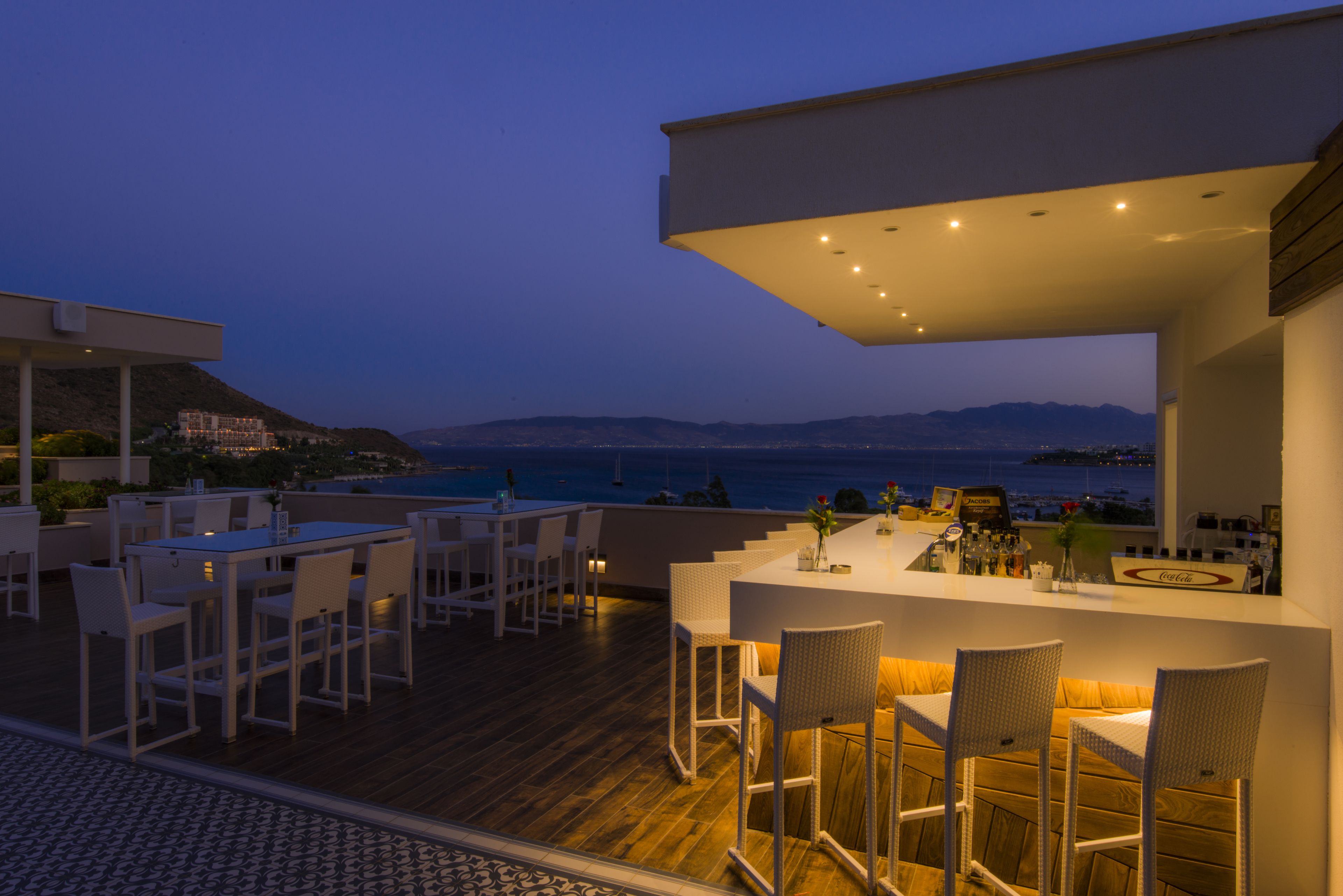 3 bars/lounges, poolside bar, beach bar