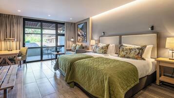 Minibar, in-room safe, desk, free WiFi