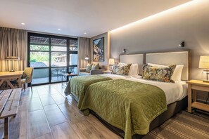 Chambre familiale | Minibar, coffre-fort, bureau, lit de bébé (gratuit)