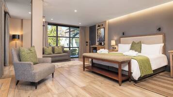 Minibar, una cassaforte in camera, una scrivania, Wi-Fi gratuito