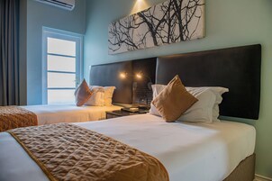 Standard Twin Room  | 迷你吧、客房内保险箱、特色装修、特色家居