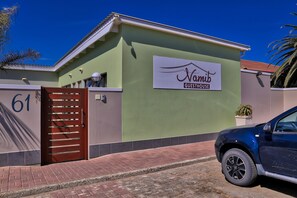 Front of property - Namib Guesthouse (Swakopmund)
