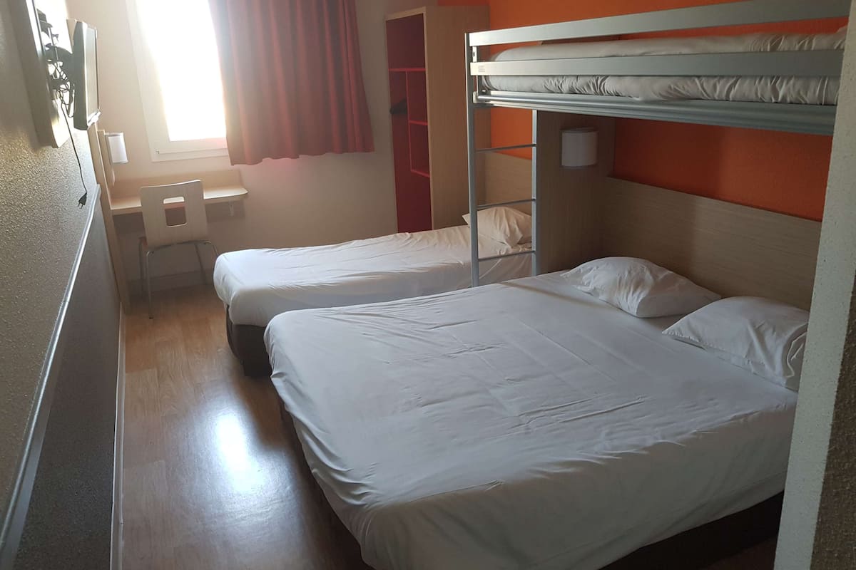 standard room, multiple beds | desk, blackout curtains, soundproofing, free wifi