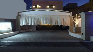 Ubetjent parkering (inkludert)