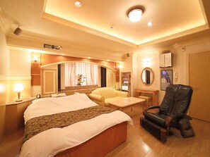 Premium bedding, down comforters, minibar, individually decorated