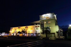 Front of property – evening/night - Fine Garden Sennboku (Sakai)