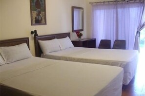 Escritorio, camas plegables/adicionales y wifi 