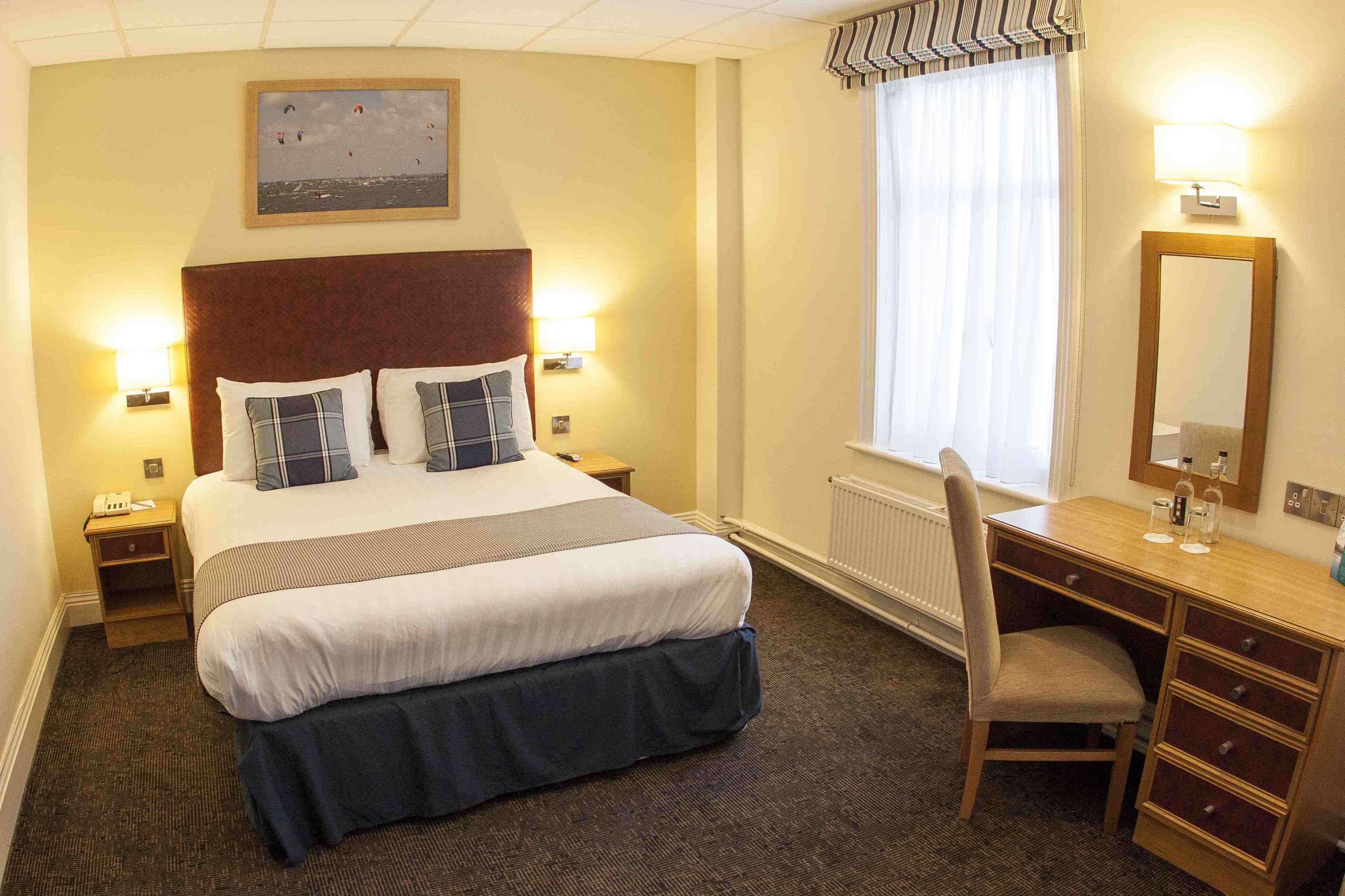 Economy Double Room, Courtyard View | Hypo-allergenic bedding, desk, iron/ironing board, free WiFi