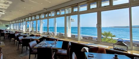 Free daily full breakfast