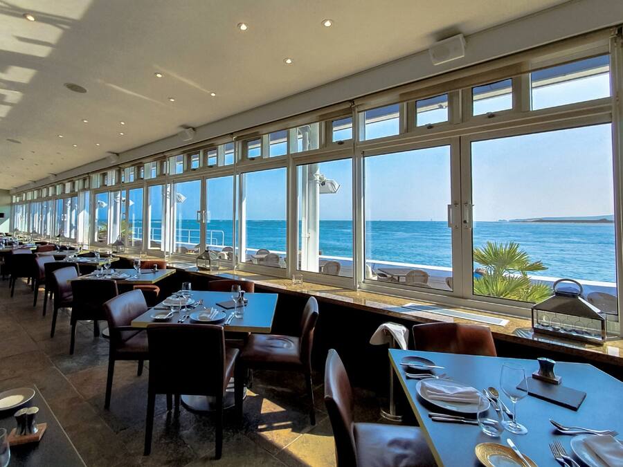 Termasuk sarapan penuh setiap hari