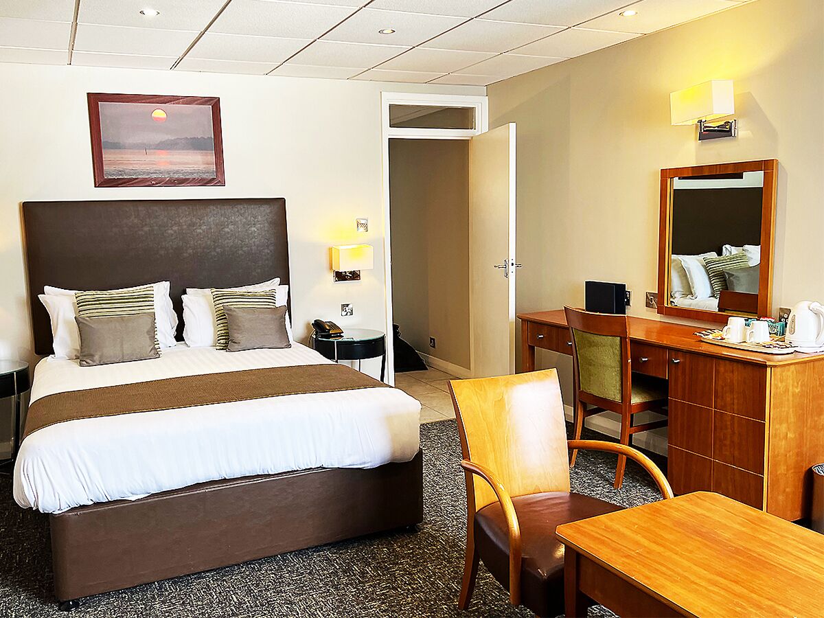 Desk, WiFi (free), bed sheets