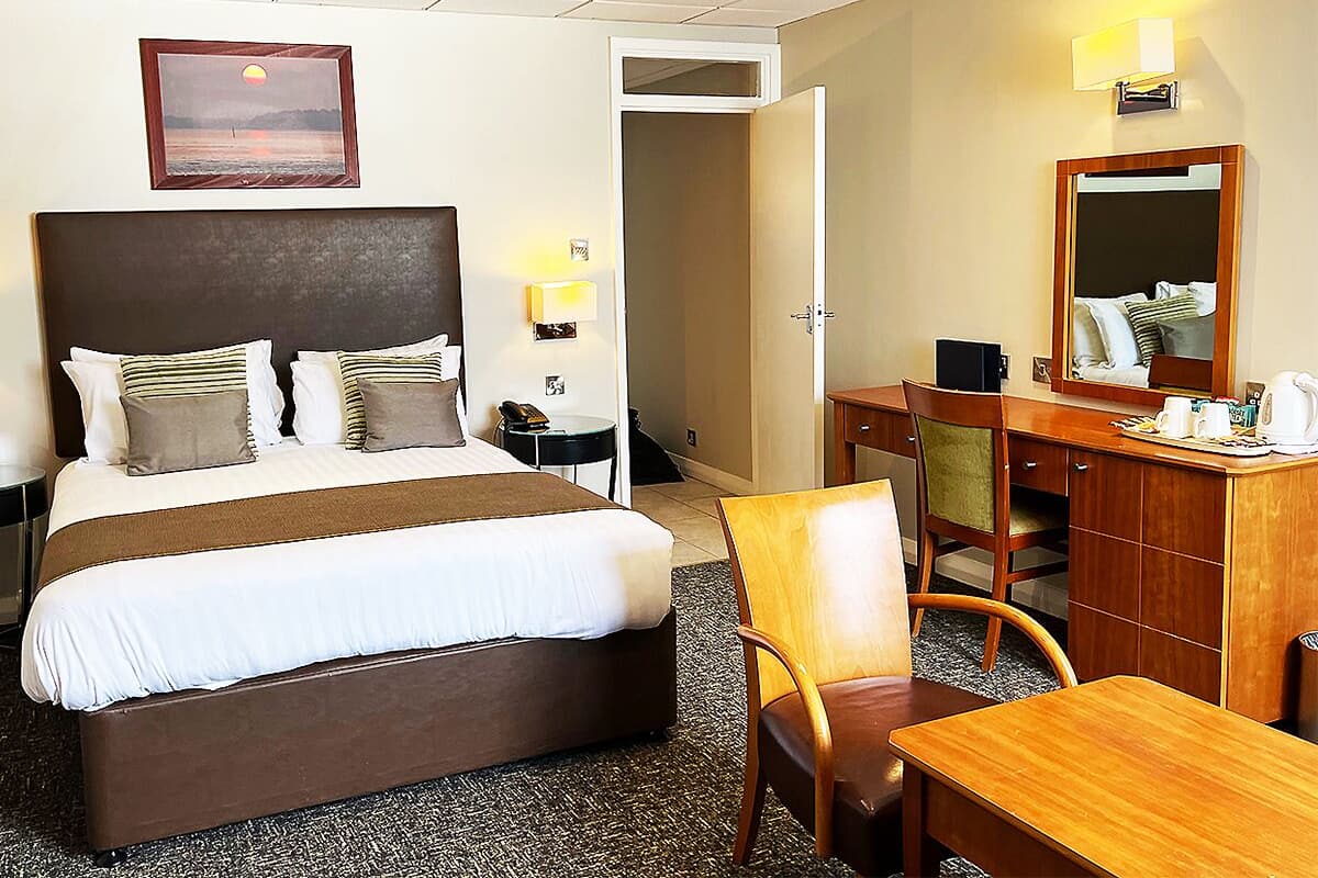 Desk, WiFi (free), bed sheets