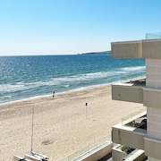 Sandbanks Hotel