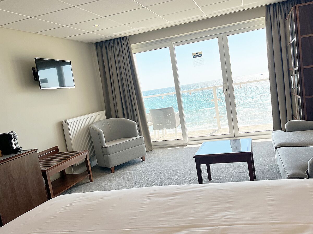 Photo - Sandbanks Hotel