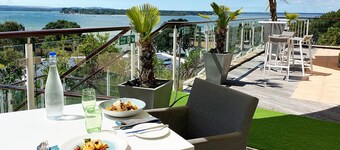 Harbour Heights Hotel