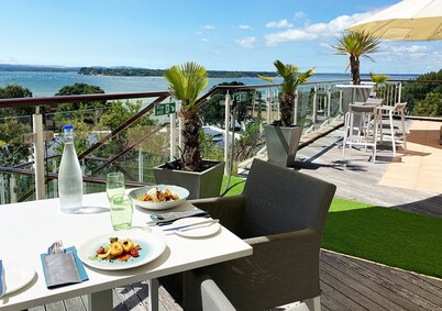 Harbour Heights Hotel