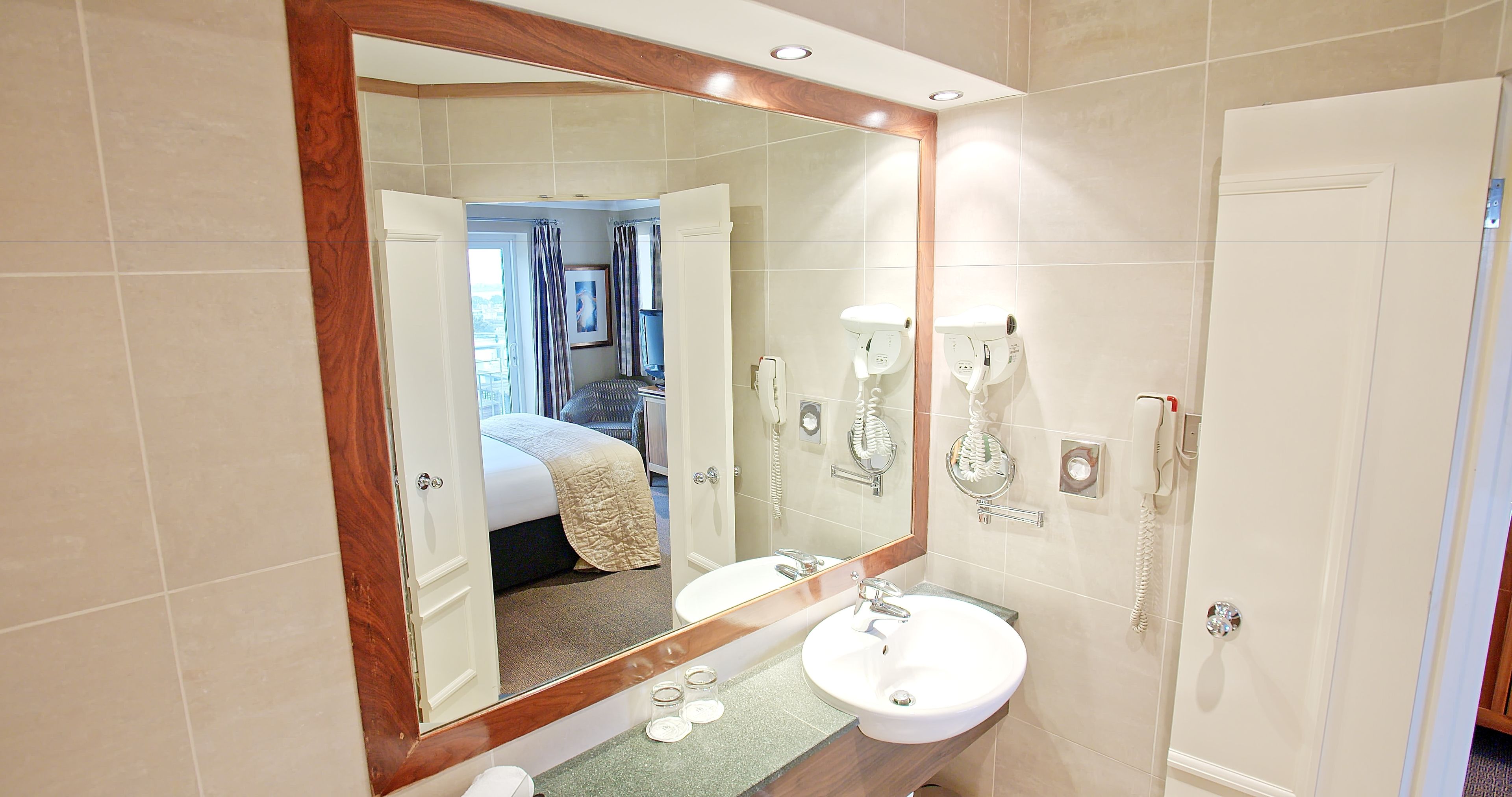 double room, balcony, harbour view | bathroom | combined shower/bathtub, designer toiletries, hair dryer, towels