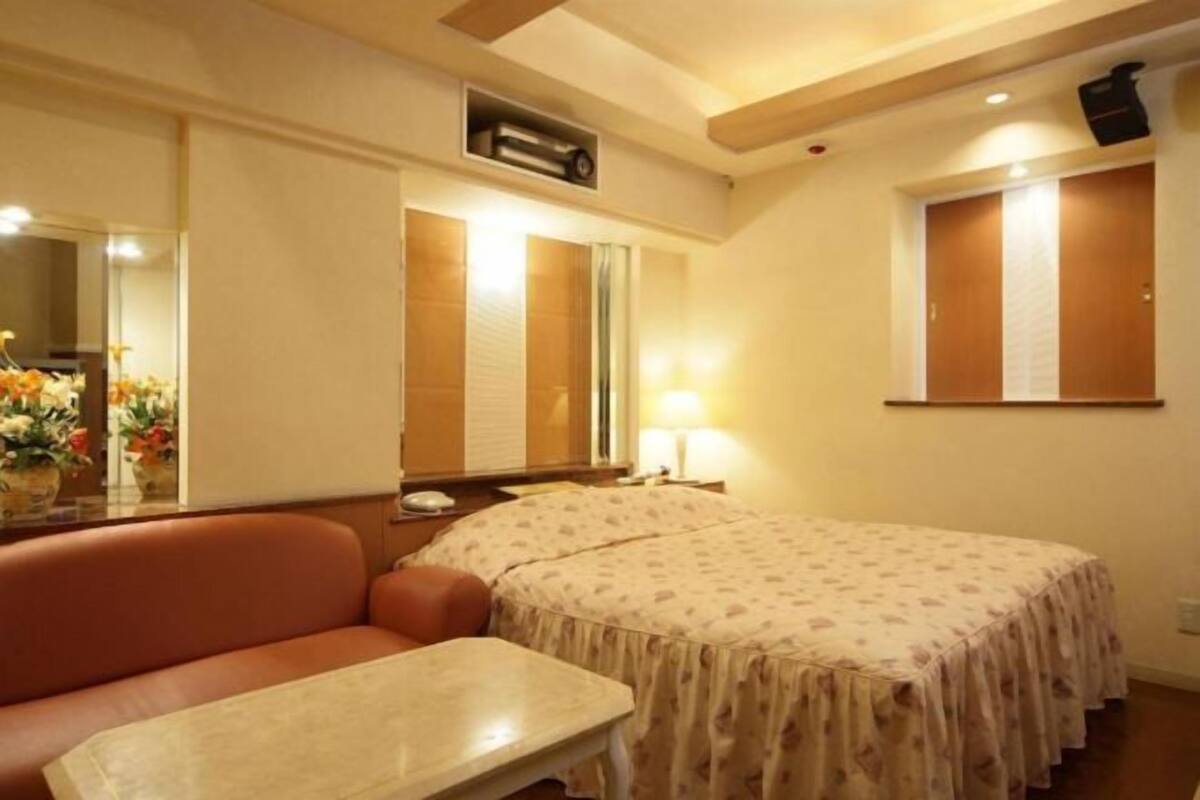 Cortinas opacas, wifi gratis, decoración individual