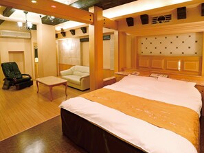 Ropa de cama hipoalergénica, minibar y decoración personalizada 