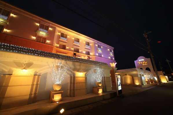 Front of property – evening/night