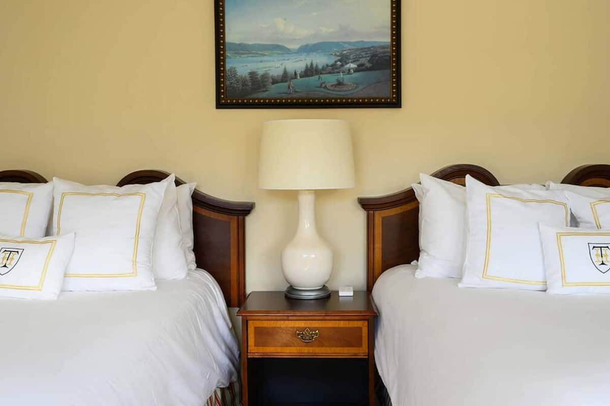 Deluxe Room | Premium bedding, in-room safe, desk, blackout drapes