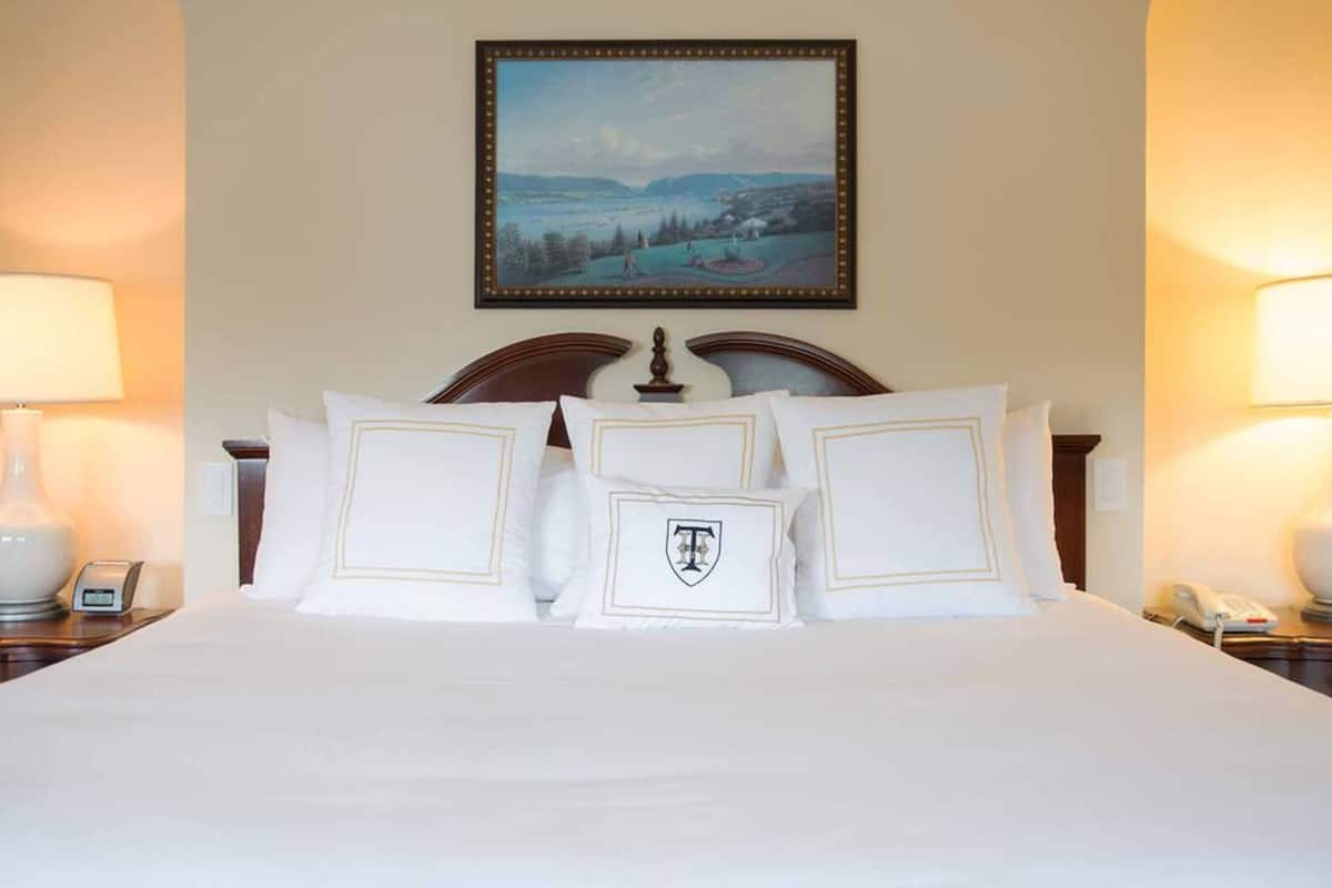King Deluxe Room | 1 makuuhuone, ylelliset vuodevaatteet, tallelokero huoneessa, työpöytä