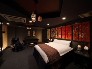 Down duvets, minibar, individually decorated, individually furnished