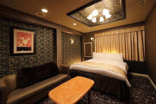 Down duvets, minibar, individually decorated, individually furnished